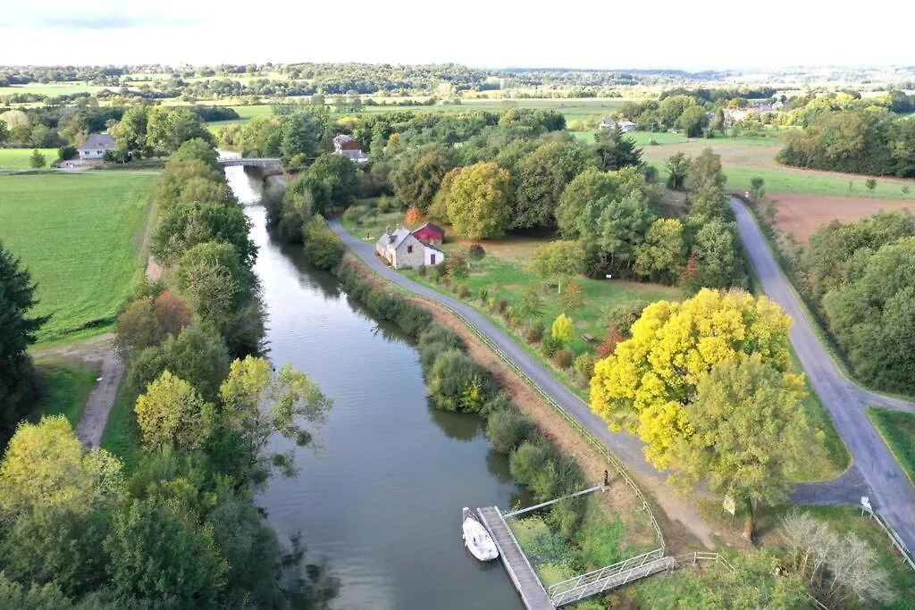 Gite De Painfaut Pour 12 Personnes Avessac 0*,  France
